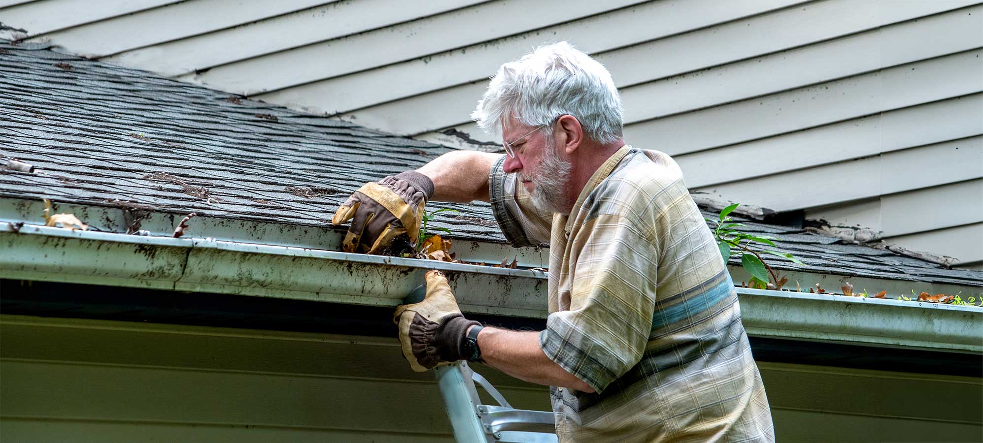 prepare-gutters-for-rainy-season